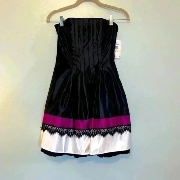 Jessica McClintock Dresses & Skirts - Jessica McClintock Strapless Fit & Flare Cocktail Dress Lace Trim Size 2 NWT
